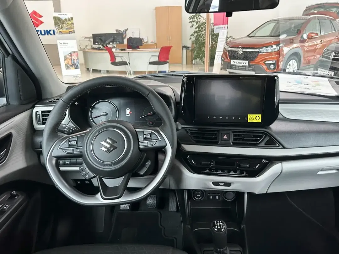 Suzuki Swift - Thumbnail 8