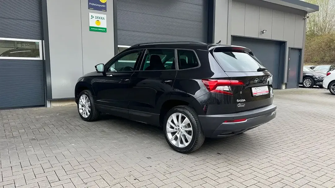 Skoda Karoq - Thumbnail 7