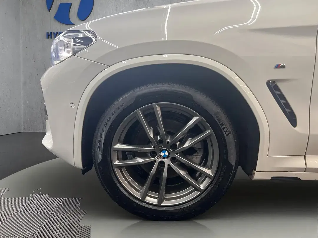BMW X4 - Thumbnail 10