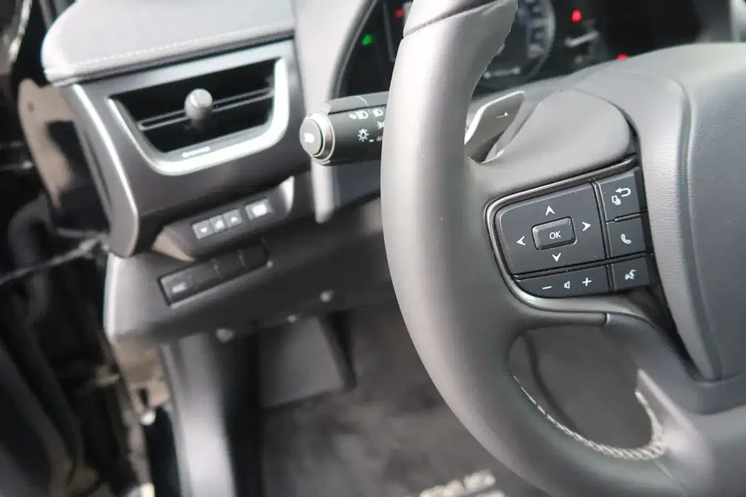 Lexus UX 300e - Thumbnail 14
