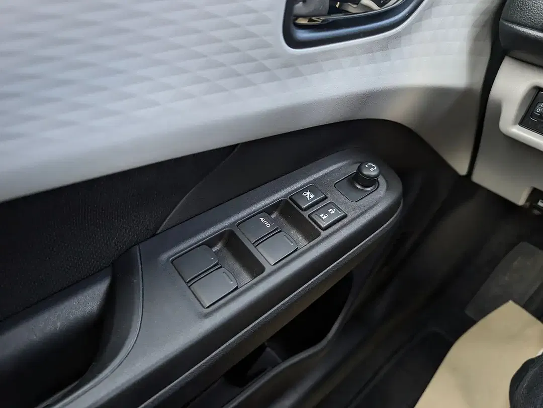 Suzuki Swift - Thumbnail 17