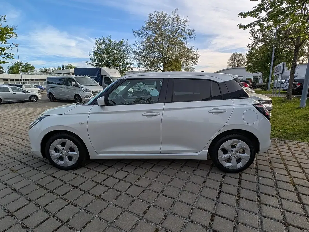 Suzuki Swift - Thumbnail 24