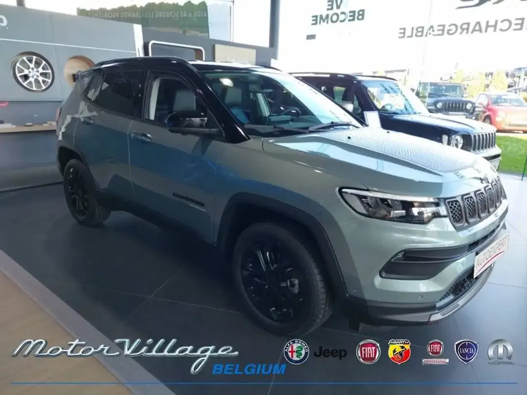 Jeep Compass - Thumbnail 3