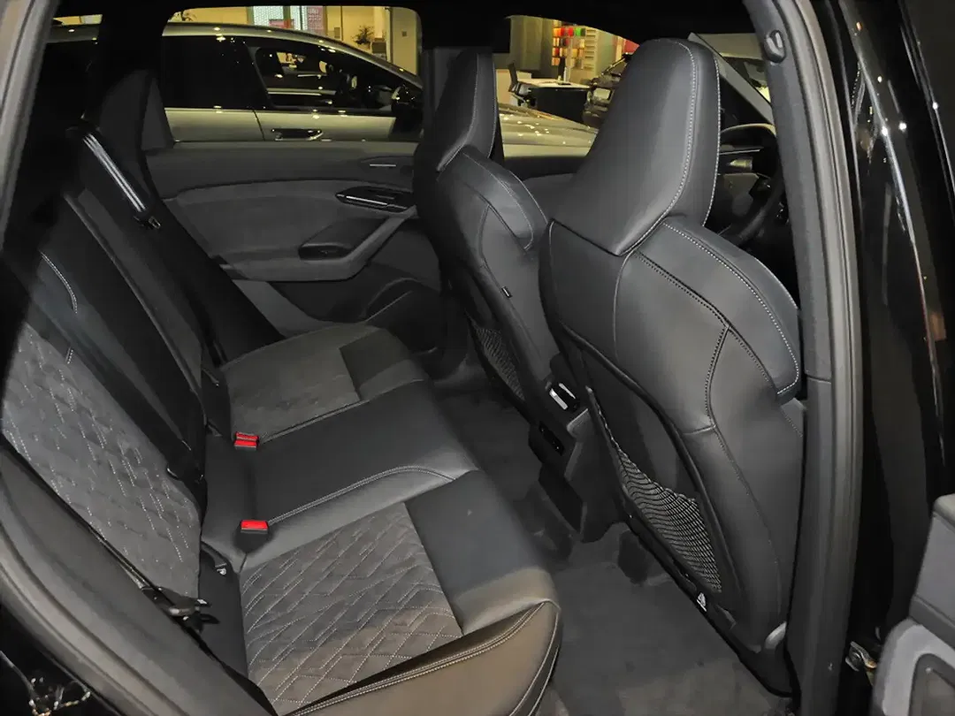 Audi Q6 e-tron - Thumbnail 10