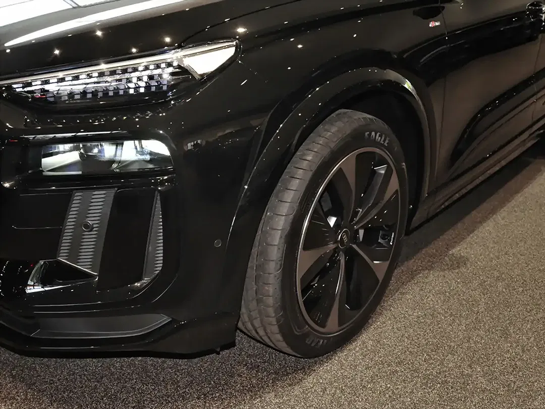 Audi Q6 e-tron - Thumbnail 5