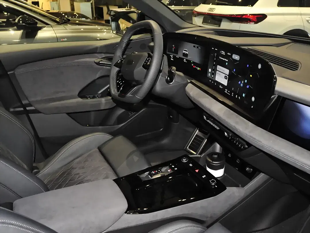 Audi Q6 e-tron - Thumbnail 6