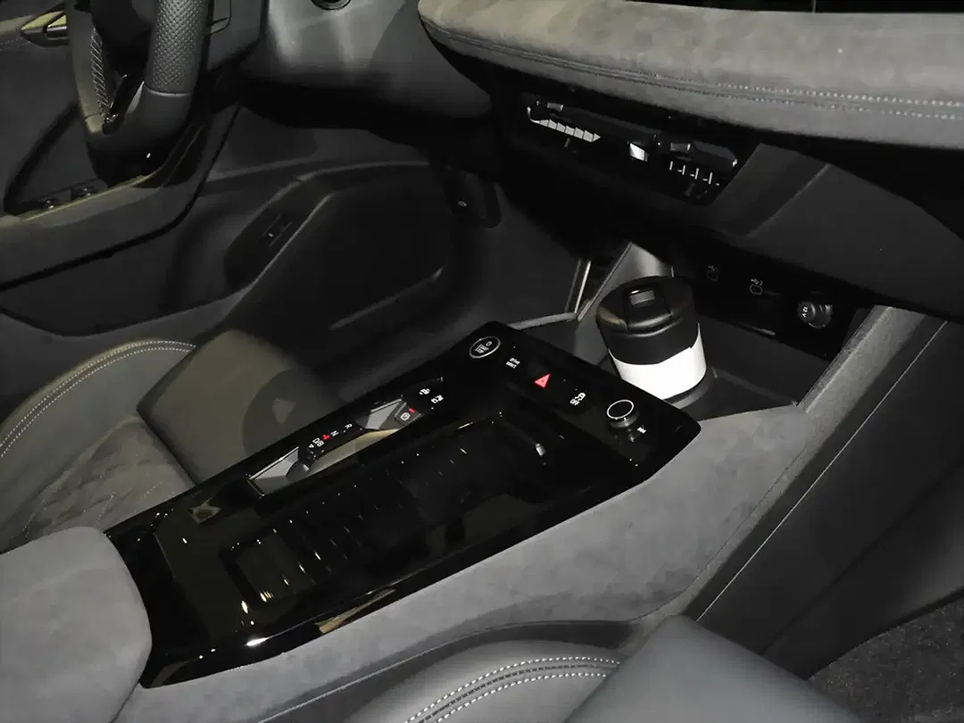 Audi Q6 e-tron - Thumbnail 8
