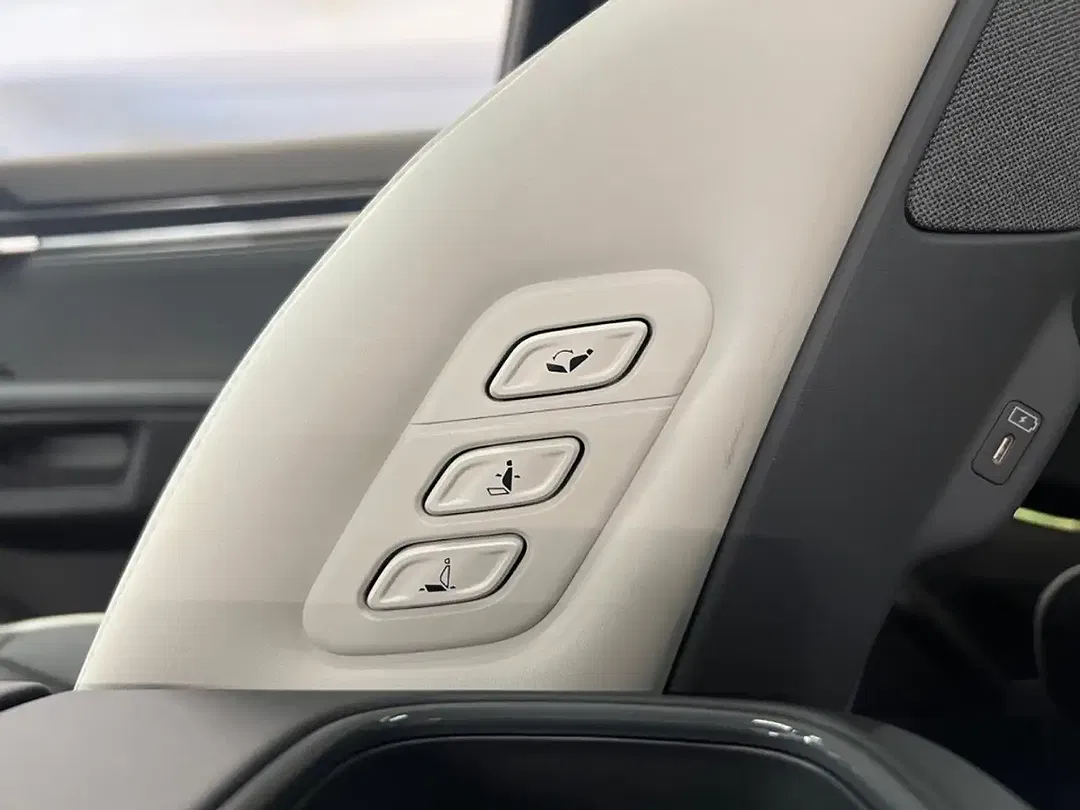 Kia EV9 - Thumbnail 13