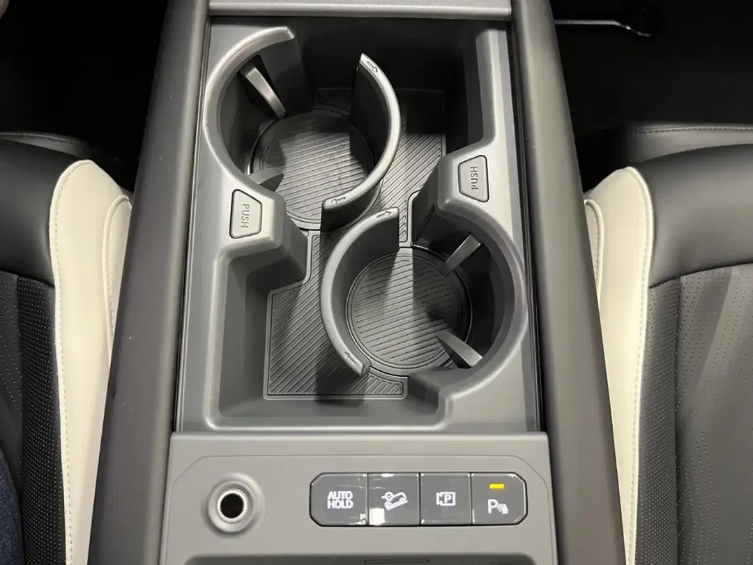 Kia EV9 - Thumbnail 14