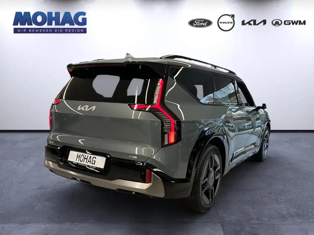 Kia EV9 - Thumbnail 3