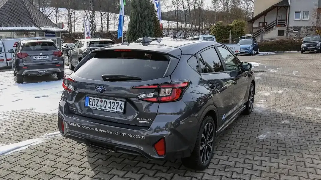 Subaru Impreza - Thumbnail 5