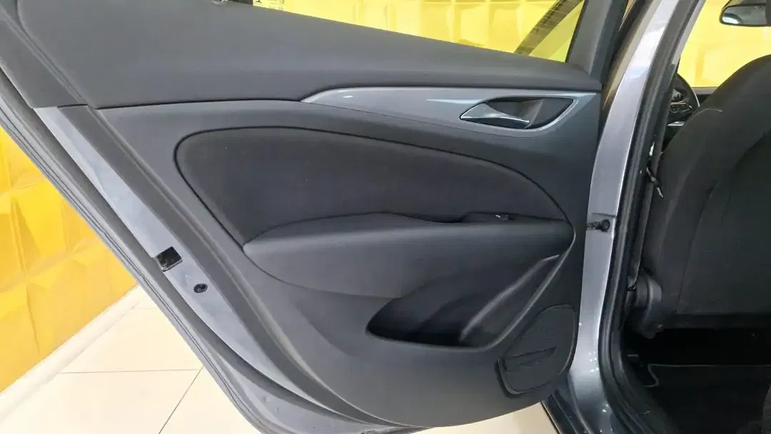 Opel Insignia - Thumbnail 11