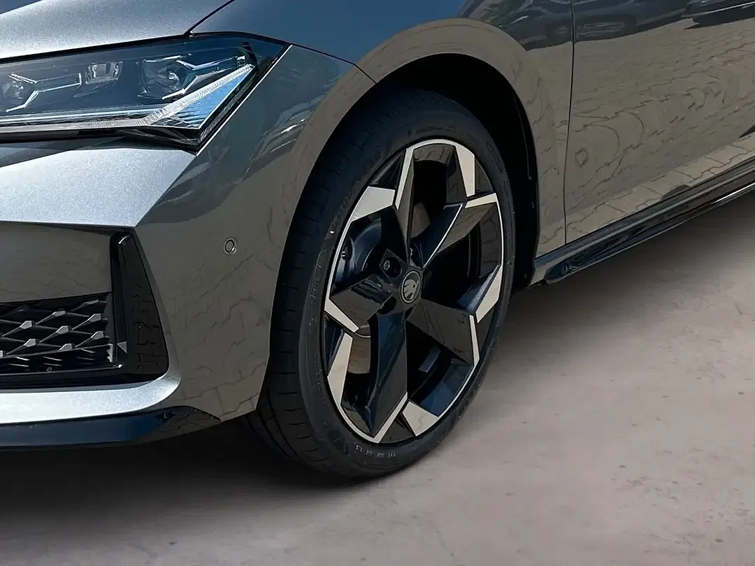 Skoda Superb - Thumbnail 9