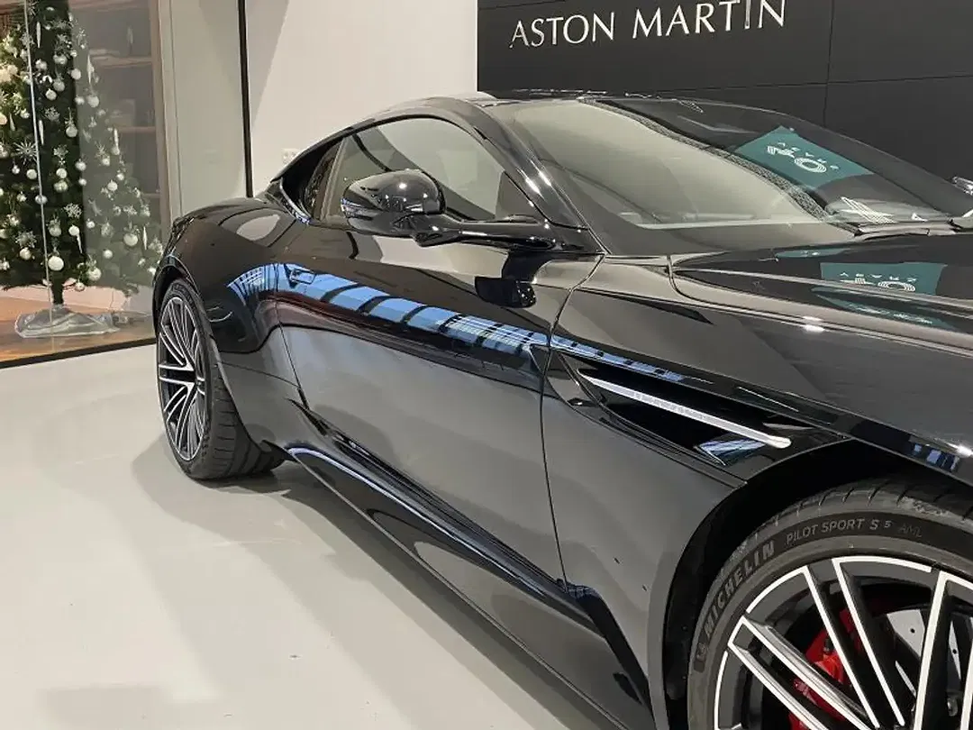 Aston Martin DB12 - Thumbnail 11