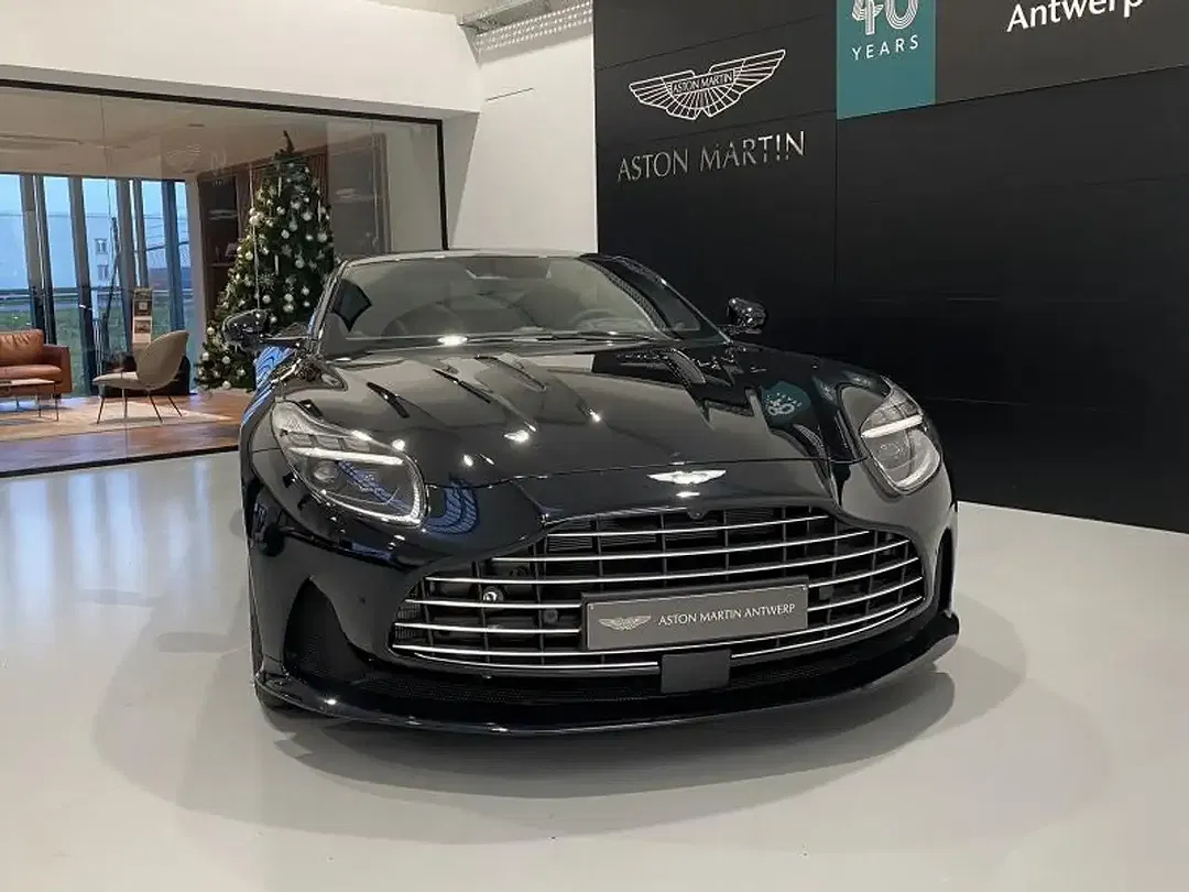 Aston Martin DB12 - Thumbnail 3