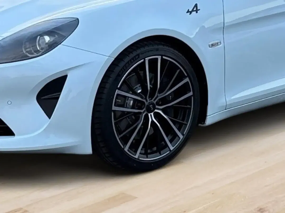 Alpine A110 - Thumbnail 6