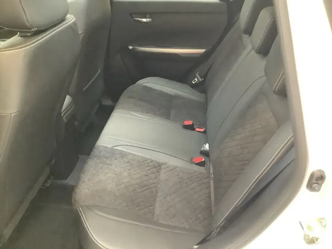Suzuki Vitara - Thumbnail 12