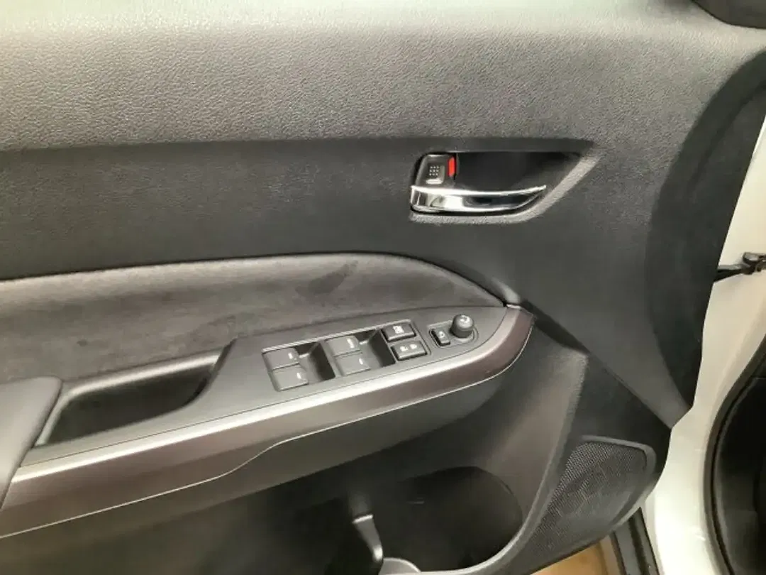 Suzuki Vitara - Thumbnail 5