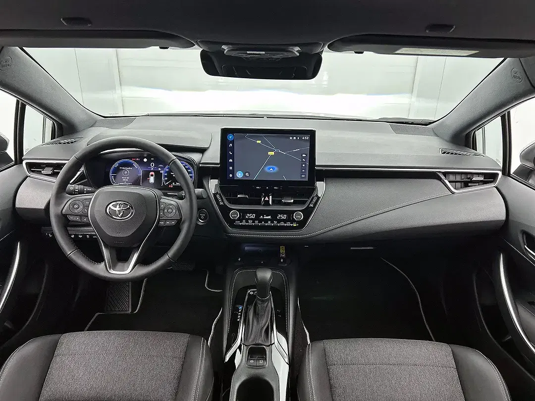 Toyota Corolla - Thumbnail 3