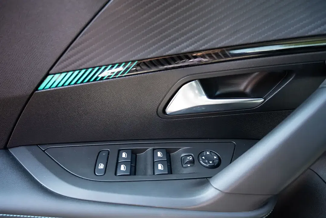 Peugeot 2008 - Thumbnail 9