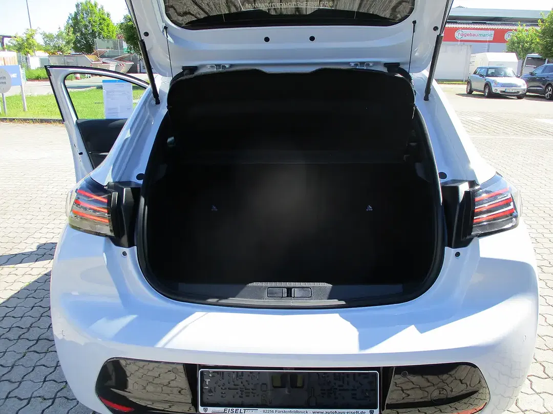 Peugeot 208 - Thumbnail 14
