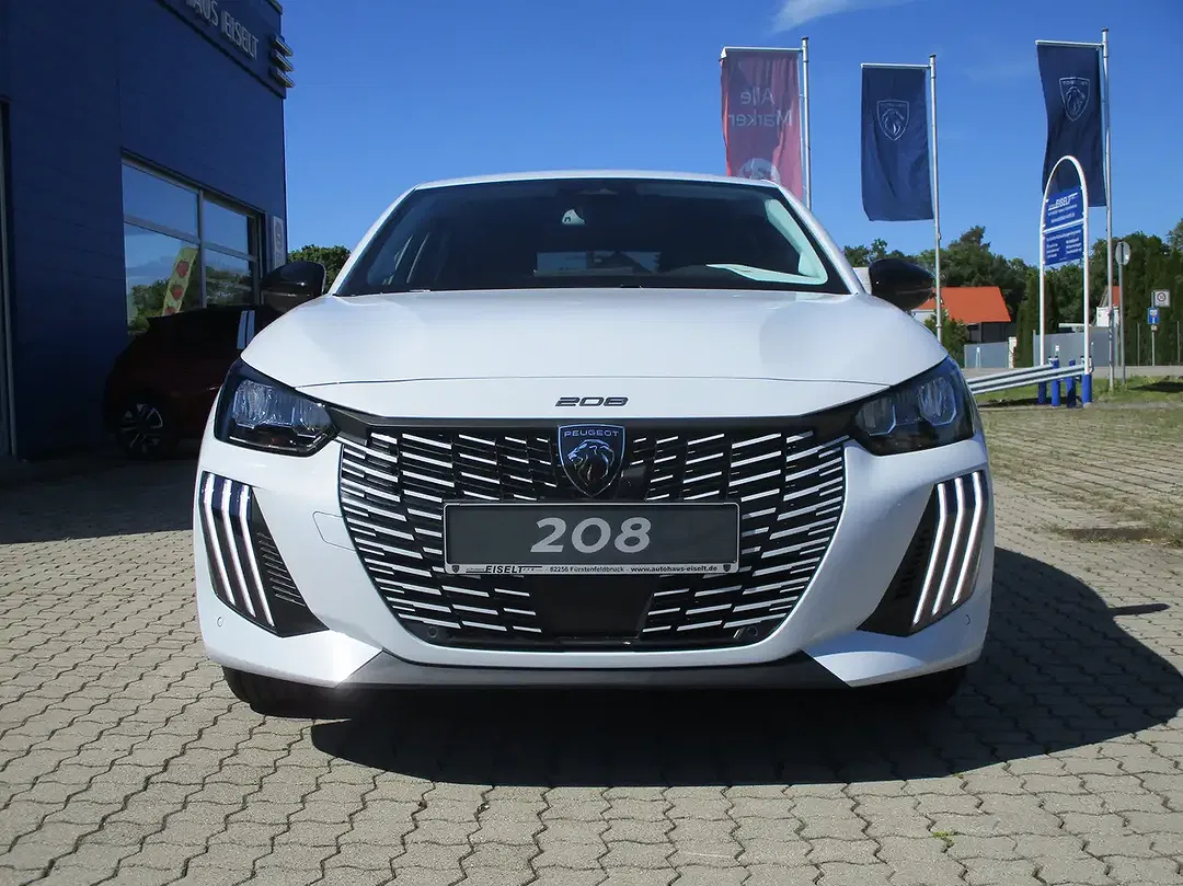 Peugeot 208 - Thumbnail 2