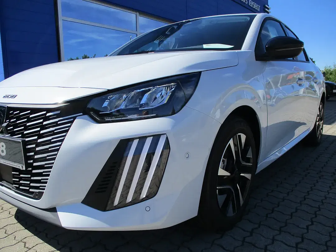Peugeot 208 - Thumbnail 7