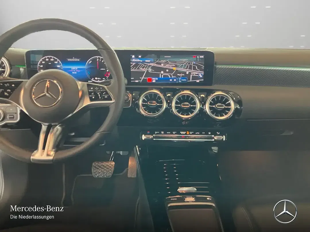 Mercedes-Benz A 250 - Thumbnail 12