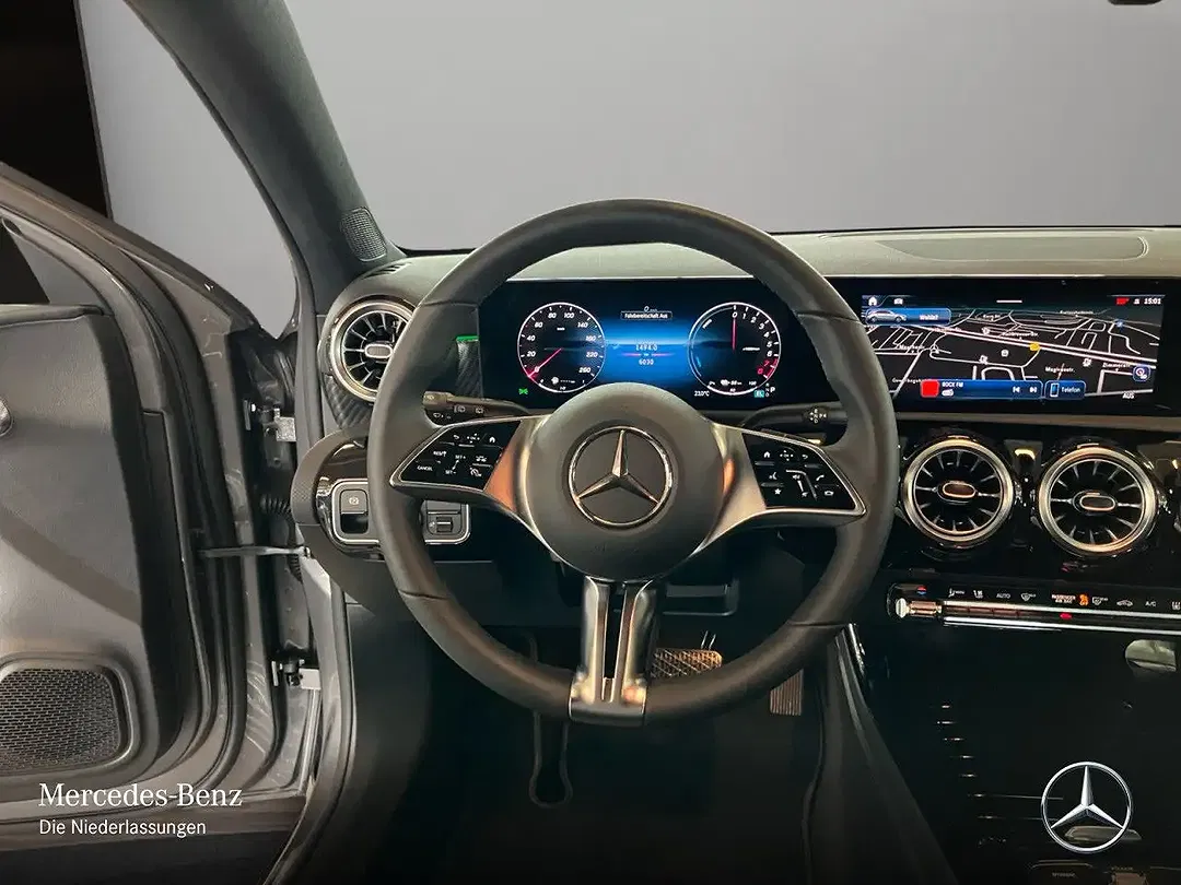Mercedes-Benz A 250 - Thumbnail 13