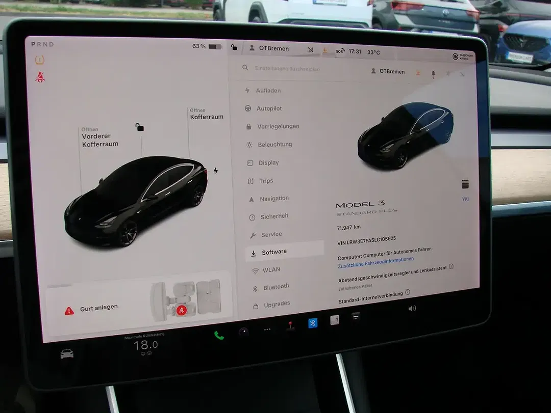 Tesla Model 3 - Thumbnail 13