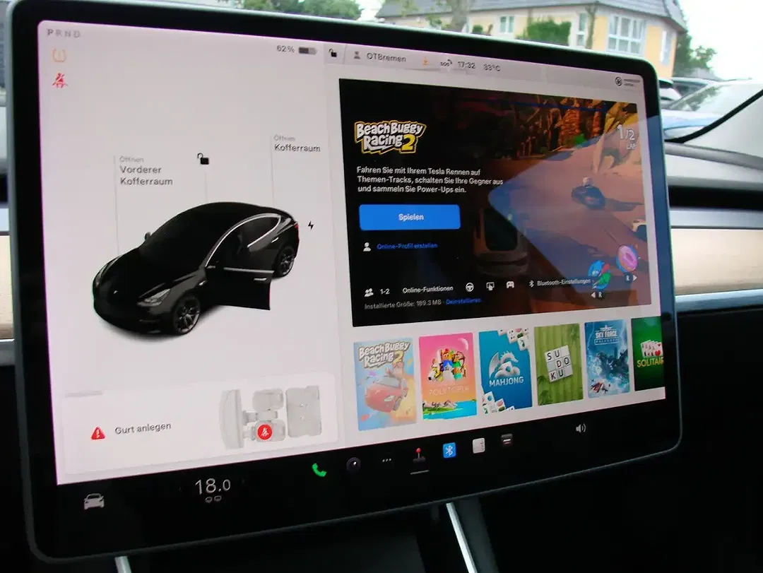 Tesla Model 3 - Thumbnail 15