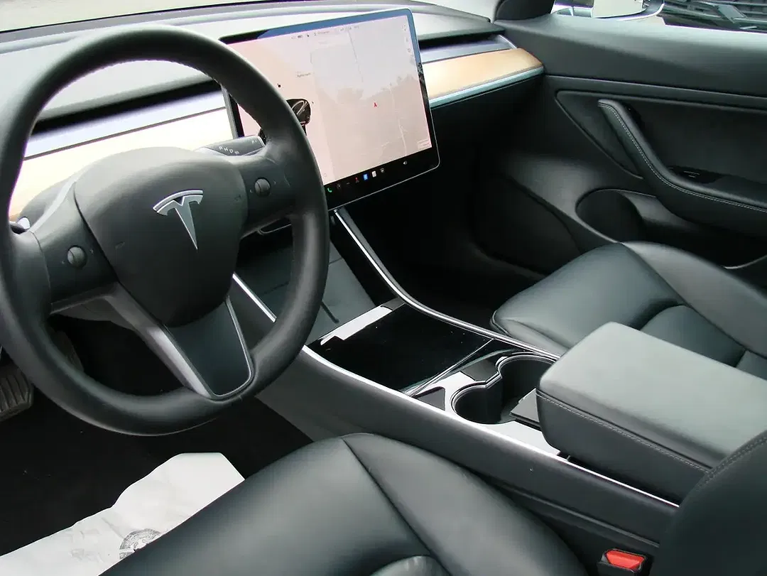 Tesla Model 3 - Thumbnail 16