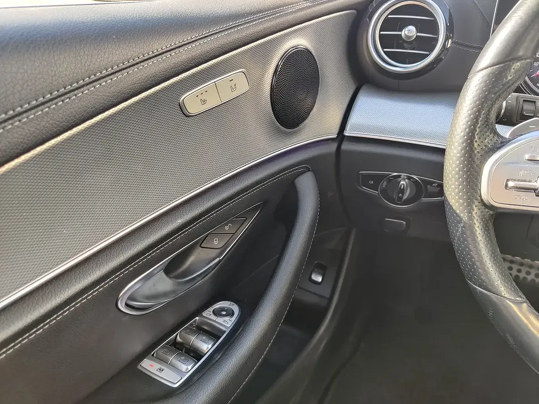Mercedes-Benz E 300 - Thumbnail 12