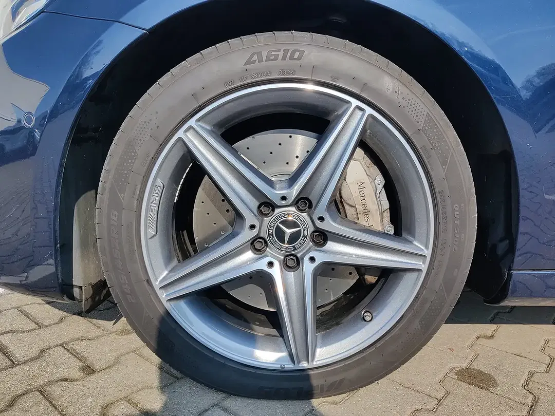 Mercedes-Benz E 300 - Thumbnail 4