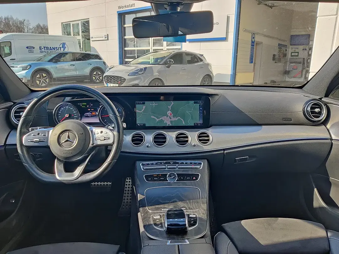 Mercedes-Benz E 300 - Thumbnail 7