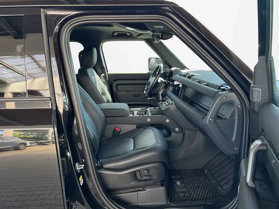 Land Rover Defender - Thumbnail 12