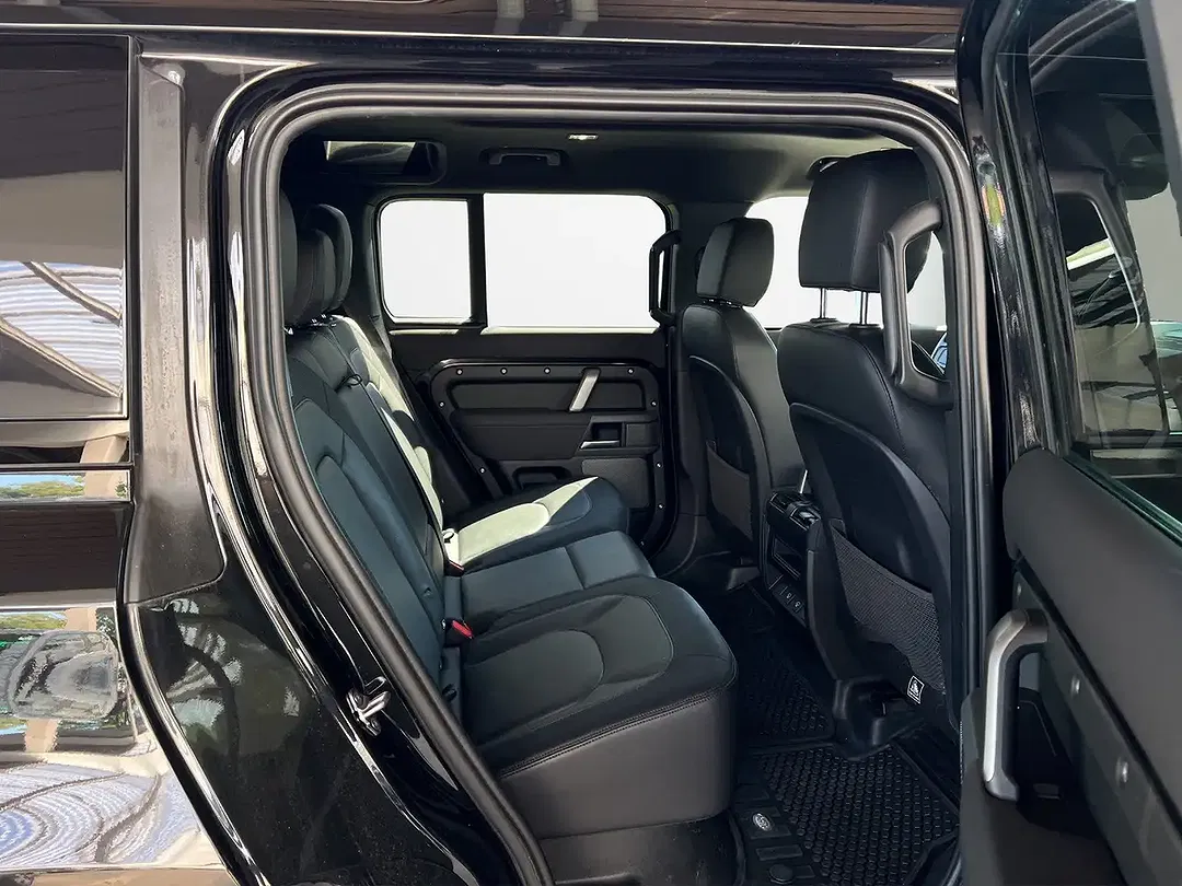 Land Rover Defender - Thumbnail 13