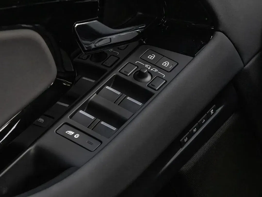 Land Rover Range Rover Evoque - Thumbnail 13