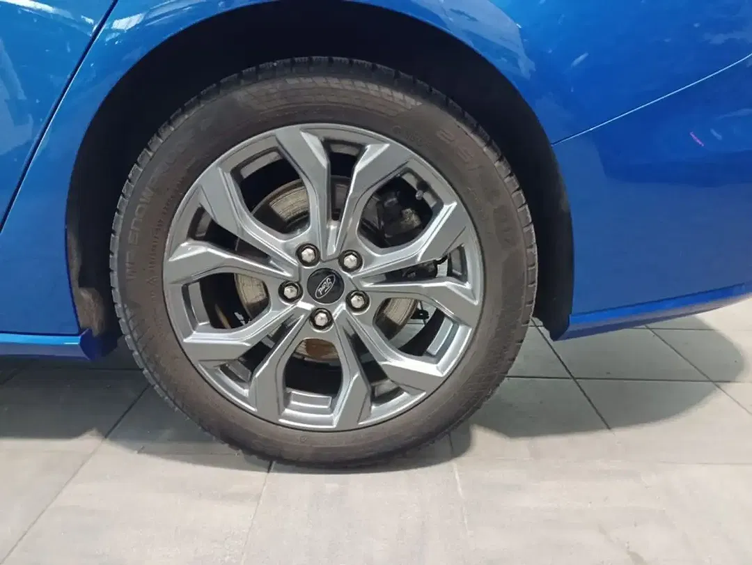 Ford Focus - Thumbnail 15