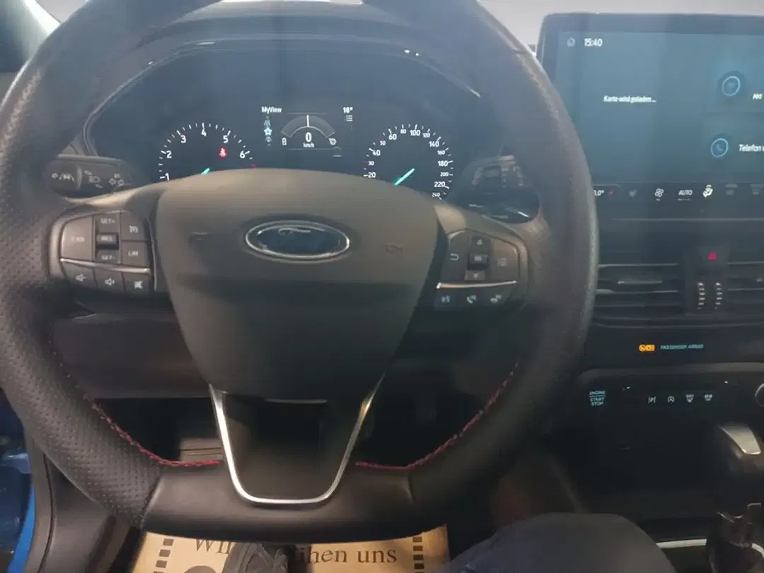 Ford Focus - Thumbnail 9