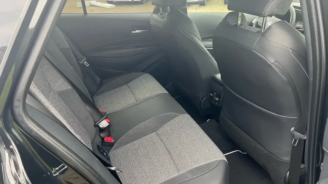Toyota Corolla - Thumbnail 7