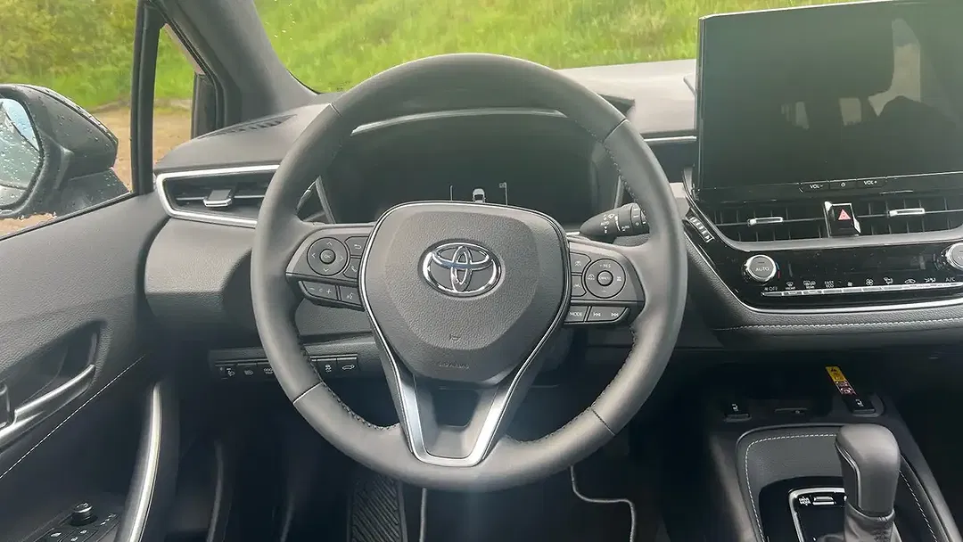 Toyota Corolla - Thumbnail 9