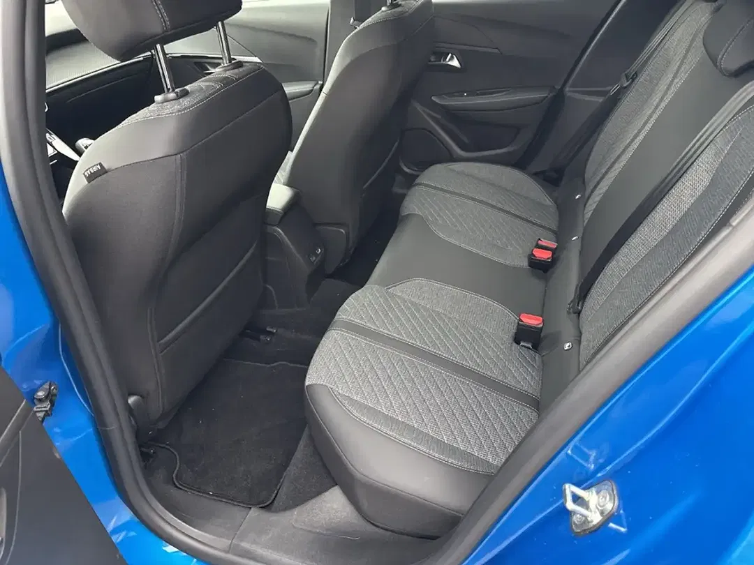 Peugeot 208 - Thumbnail 10