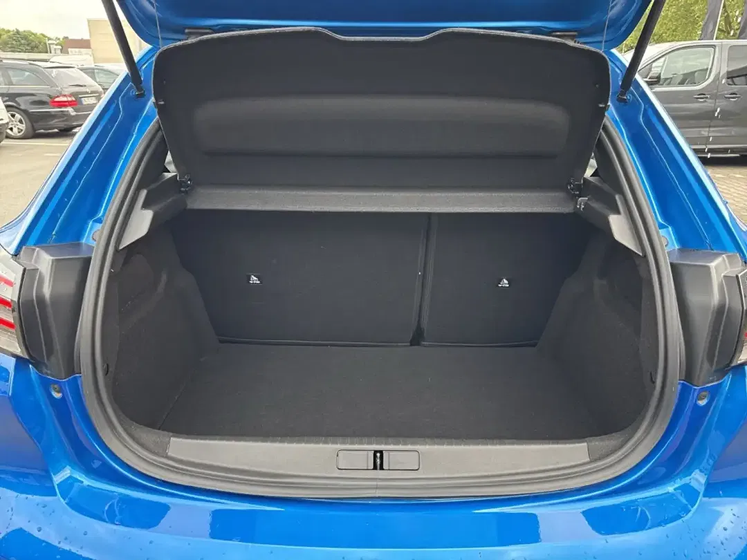 Peugeot 208 - Thumbnail 6