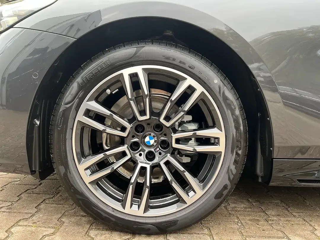 BMW 520 - Thumbnail 3