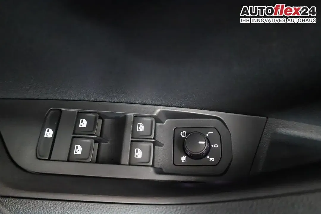 Skoda Karoq - Thumbnail 7