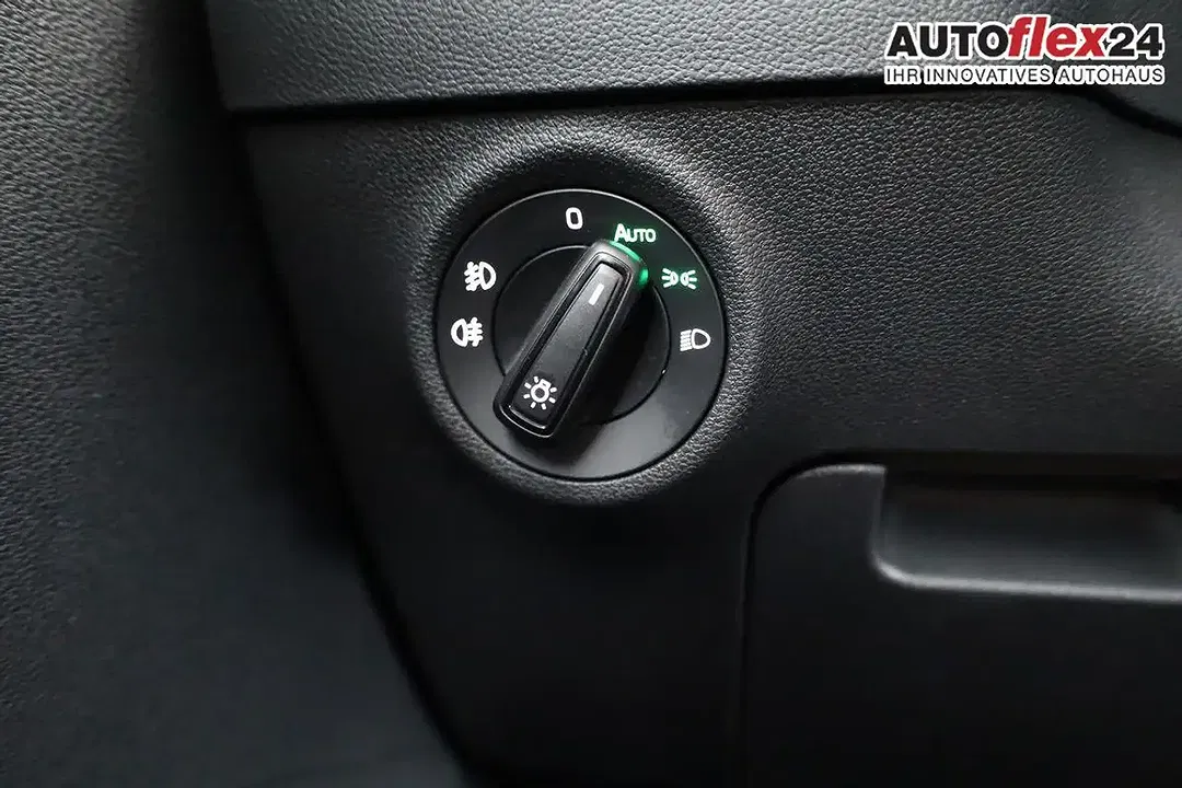 Skoda Karoq - Thumbnail 8