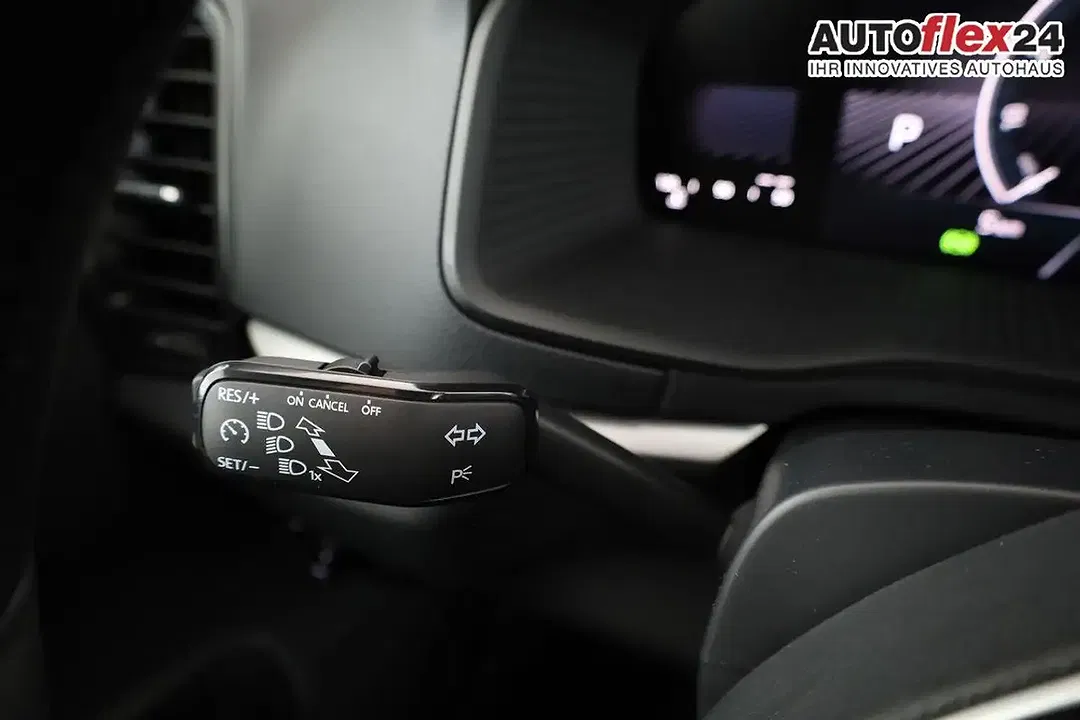 Skoda Karoq - Thumbnail 9