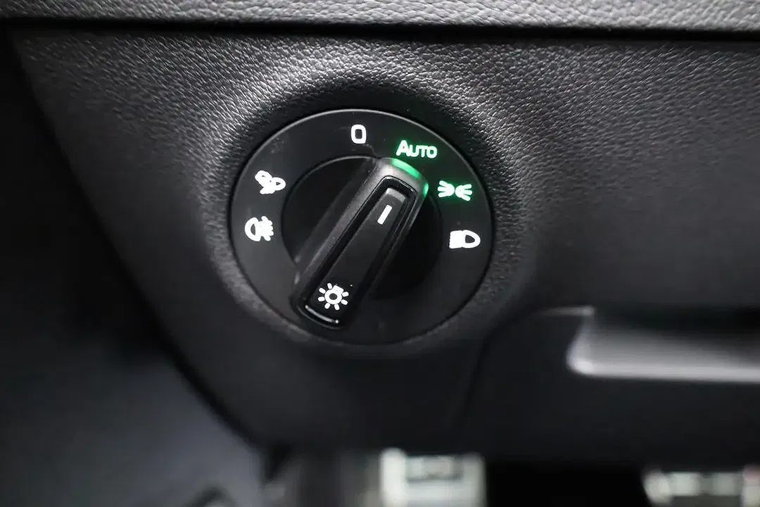 Skoda Karoq - Thumbnail 8