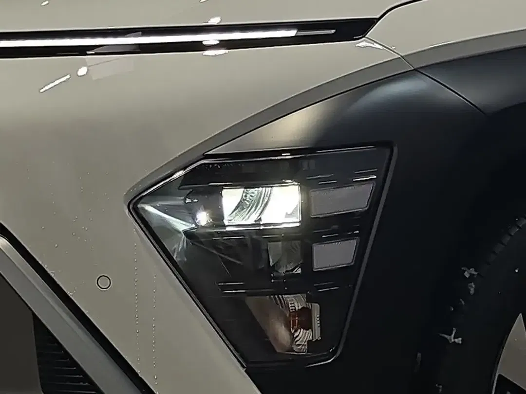 Hyundai KONA - Thumbnail 5